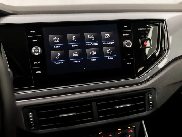 Volkswagen Polo 1.0 TSI Sportline 2018 Benzine 26