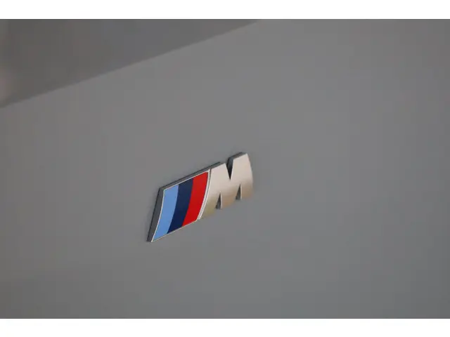 BMW 3 Serie Touring 320i 2025 Benzine 29