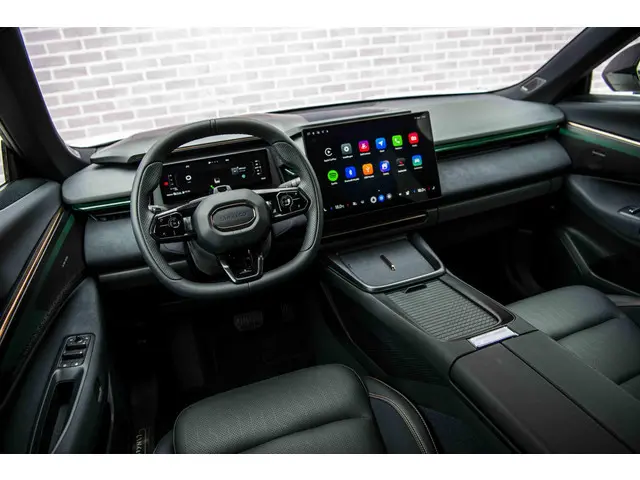 Lynk & Co 08 1.5 More 2025 Hybride Benzine 11