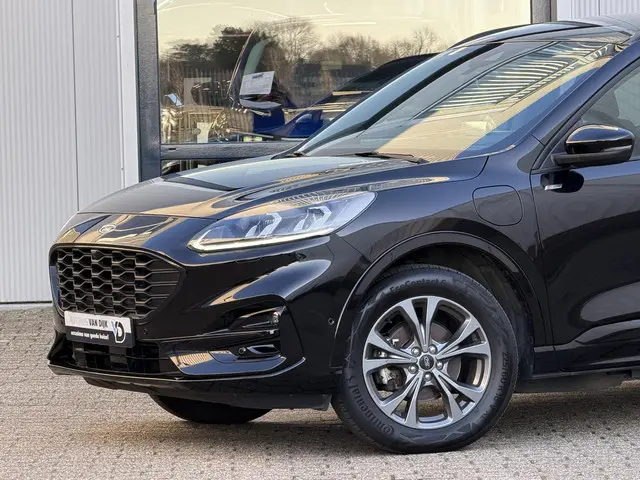 Ford Kuga 2.5 PHEV ST-Line X 2023 Hybride Benzine 31