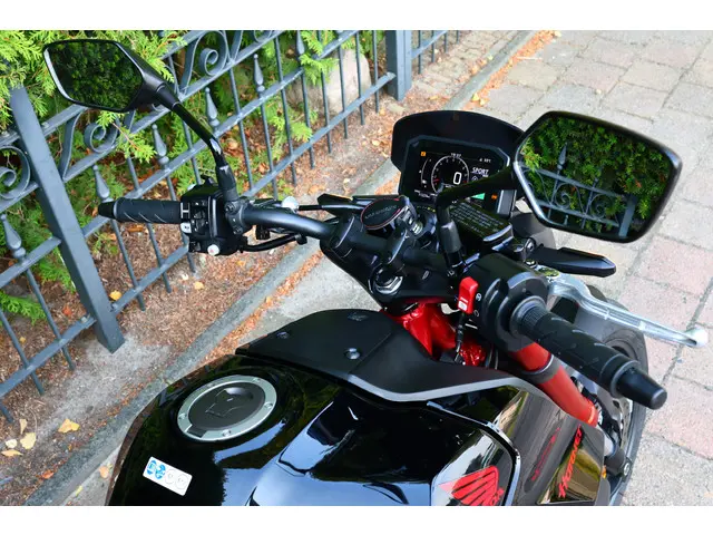 Honda CB 750 HORNET | CB 750 ABS 2024 Benzine 18