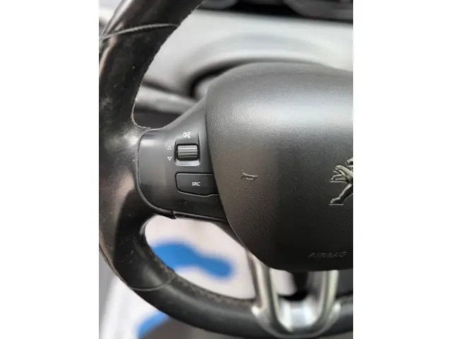 Peugeot 208 1.2 PureTech Allure 2018 Benzine 31