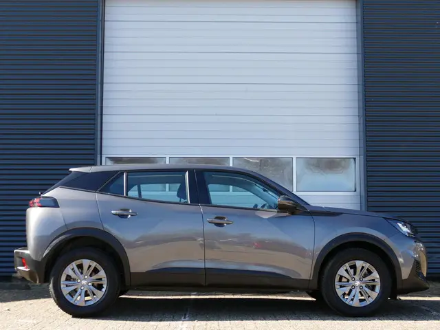 Peugeot 2008 1.2 PureTech Active Pack 2021 Benzine 4