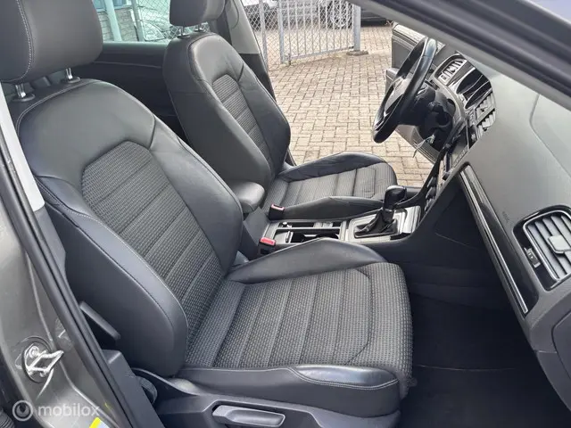 Volkswagen Golf 1.4 TSI Highline 2013 Benzine 35
