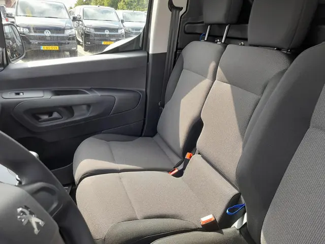 Peugeot Partner 1.5 BlueHDi 100 S&S L2 2023 Diesel 27