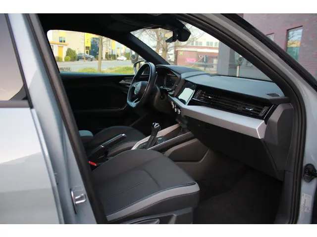 Audi A1 CITYCARVER 30 TFSI epic 2020 Benzine 20