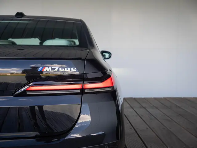 BMW 7 Serie Sedan M760e xDrive 2023 Hybride Benzine 23