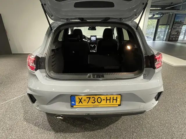 Renault Clio 1.0 TCe 90 GPF techno 2023 Benzine 26