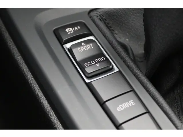 BMW X1 xDrive25e Executive 2021 Hybride Benzine 46