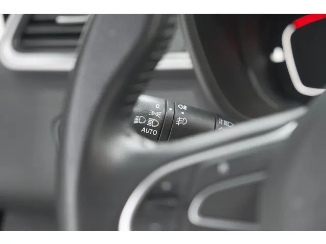 Renault Kadjar TCe 130 EDC Intens 2017 Benzine 31