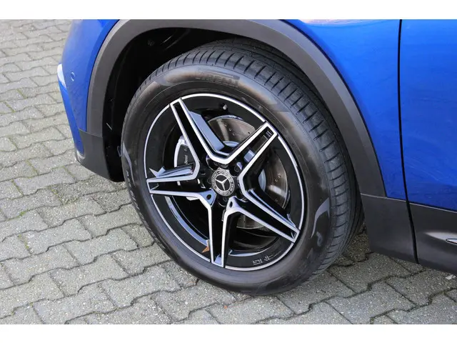 Mercedes-Benz GLB 180 AMG 7 Persoons 2025 Benzine 26