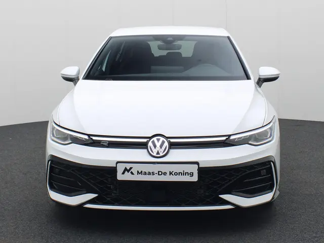 Volkswagen Golf 1.5eTSI/150PK R-Line DSG 2025 Benzine 32