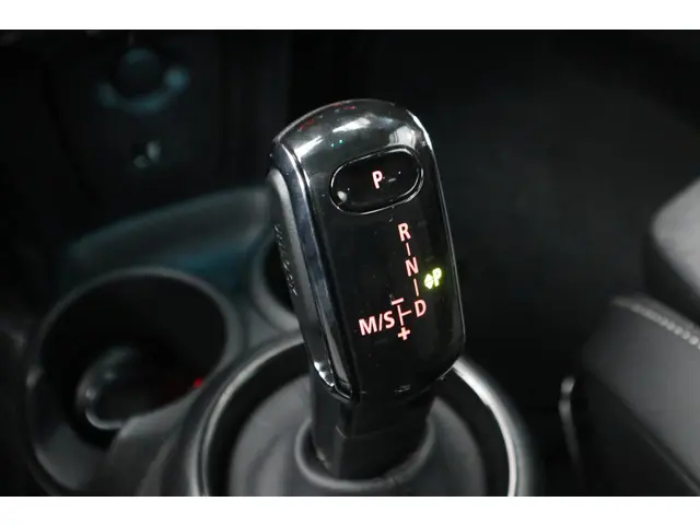 MINI 3-Deurs Cooper 2024 Benzine 16