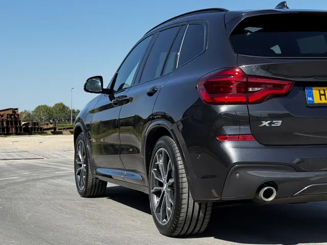 BMW X3 xDrive30e High Executive 2021 Hybride Benzine 7
