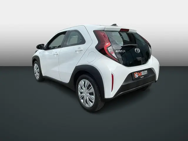 Toyota Aygo X 1.0 VVT-i MT Business 2023 Benzine 4