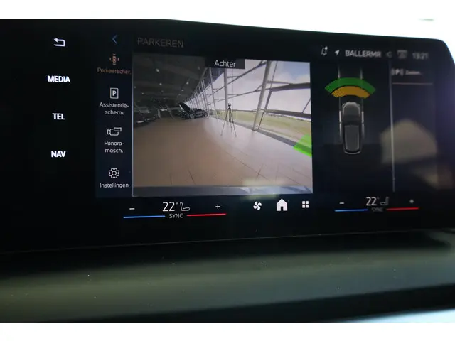 BMW 1 Serie 120 2025 Benzine 15