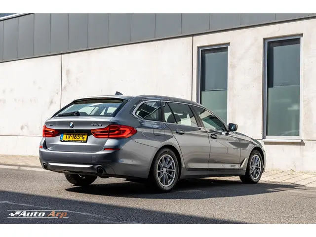 BMW 5 Serie Touring 520d xDrive Executive 2018 Diesel 19