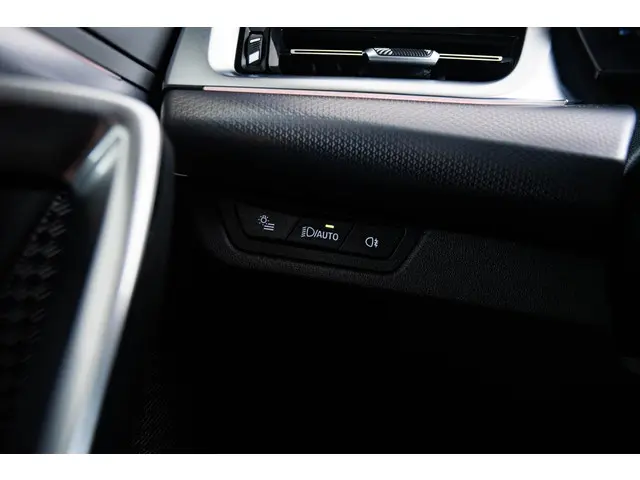 BMW X1 xDrive30e 2024 Hybride Benzine 51