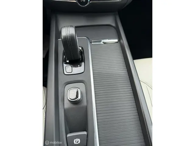 Volvo V60 2.0 B3 R-Design 2021 2021 Benzine 23