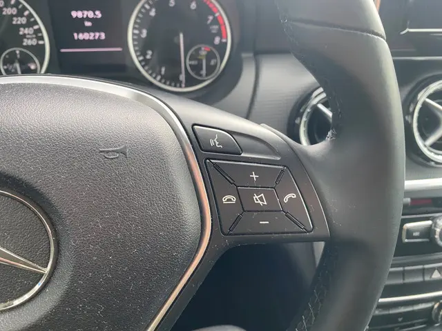 Mercedes-Benz A-Klasse 180 4U3 2013 Benzine 22