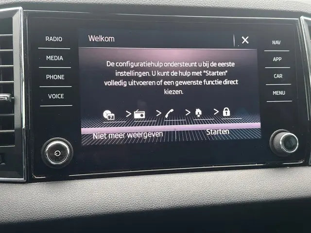 Škoda Karoq TSI Bus APPLE CARPLAY TREKHAAK 2019 Benzine 13