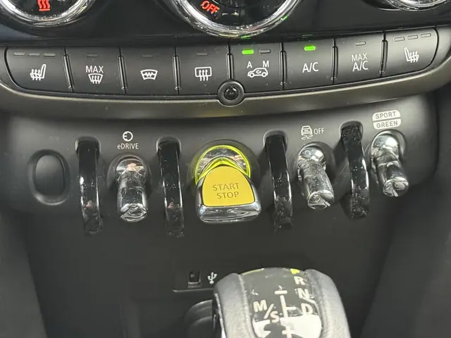 MINI Countryman Cooper S E ALL4 2023 Hybride Benzine 9