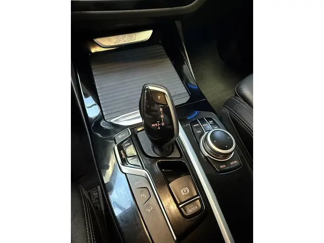 BMW X3 xDrive30e advantage 2021 Hybride Benzine 14