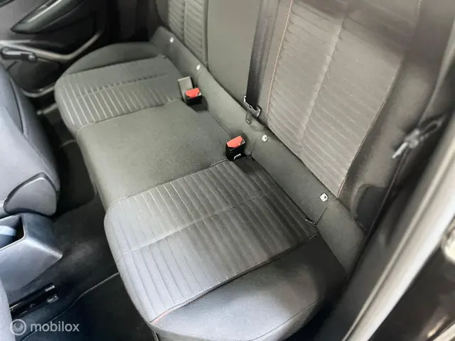 Peugeot 208 1.2 PureTech Active 2020 Benzine 33