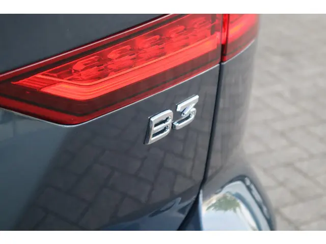 Volvo V60 2.0 B3 Essential Edition 2024 Benzine 9