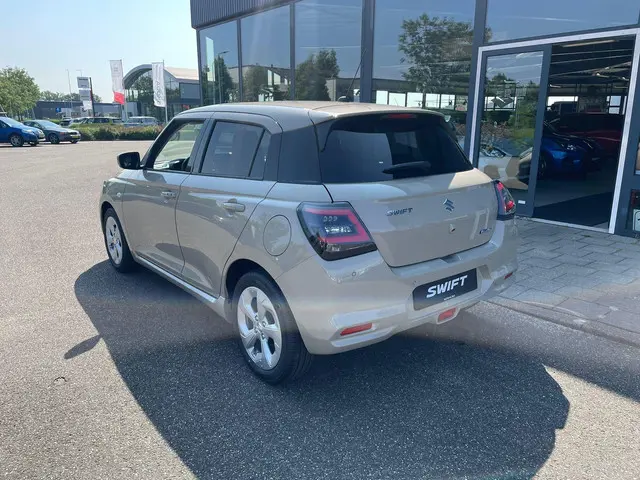 Suzuki Swift 1.2 Select Smart Hybrid 2024 Benzine 6