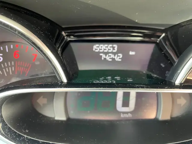 Renault Clio Estate 0.9 TCe Limited 2020 Benzine 9