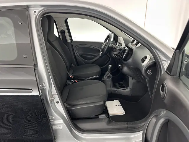 Smart Forfour 1.0 Pure Cool&Audio Pack 2017 Benzine 11