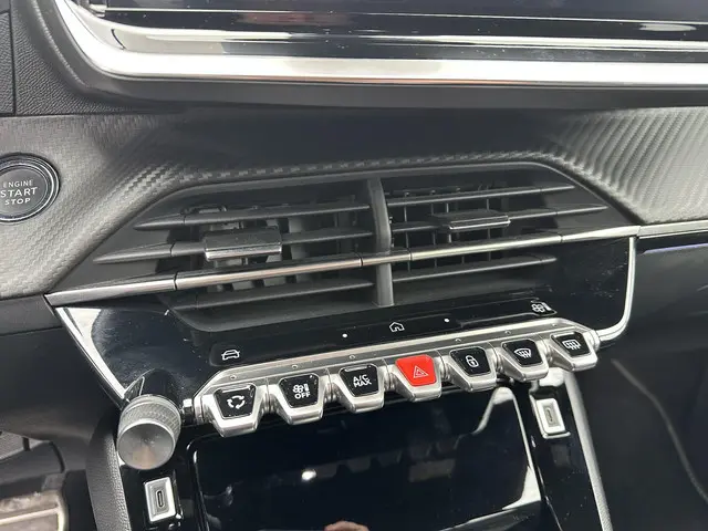 Peugeot 2008 1.2 Hybrid 145 PK GT 2025 Hybride Benzine 30