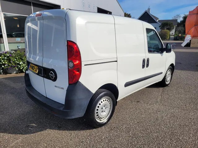 Opel Combo 1.3 CDTi L1H1 Edition 2017 Diesel 6