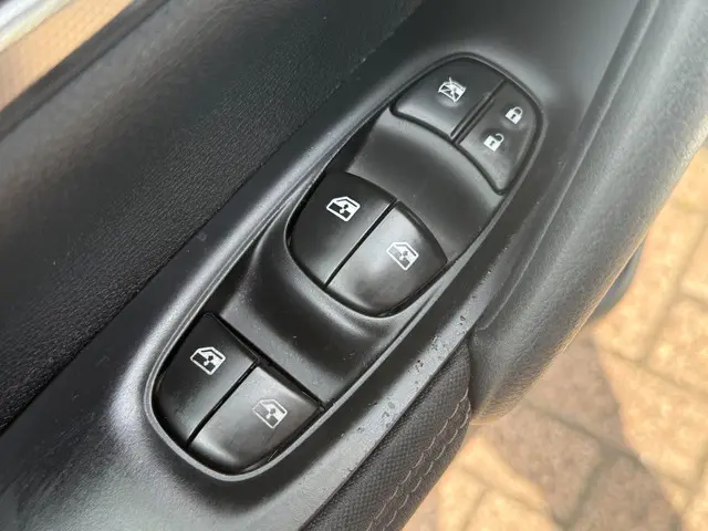 Nissan QASHQAI 1.2 N-Connect|NAVI|PANO|CLIMATE 2018 Benzine 19