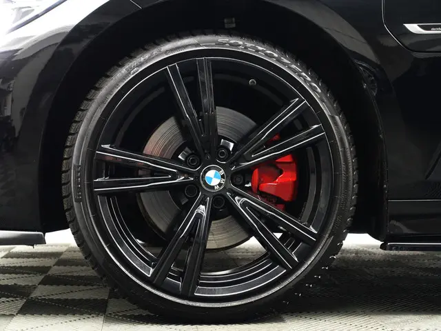 BMW 3 Serie 320e M Performance Aut- 2022 Hybride Benzine 29