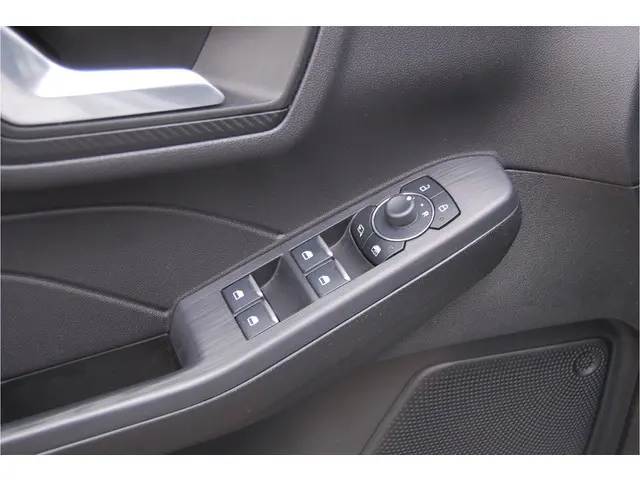 Ford Kuga 2.5 PHEV 243pk ST-Line 2024 Hybride Benzine 14