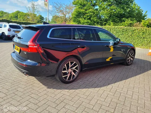 Volvo V60 2.0 T5 Momentum Pro 2019 Benzine 7