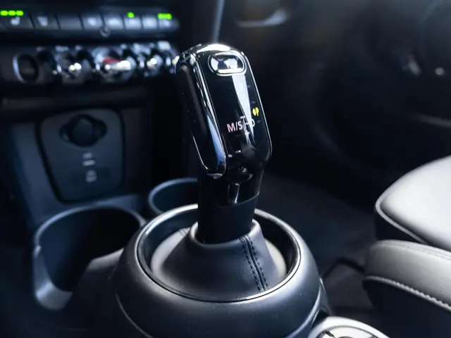 MINI 3-Deurs Cooper Aut. 2023 Benzine 21