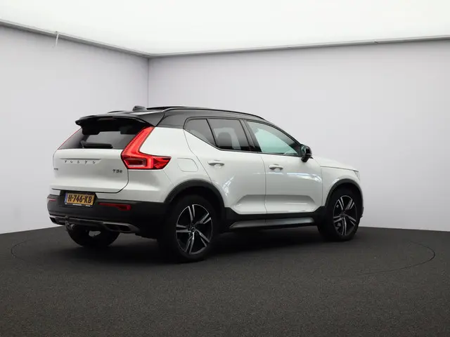Volvo XC40 T3 Automaat R-Design 2020 Benzine 2