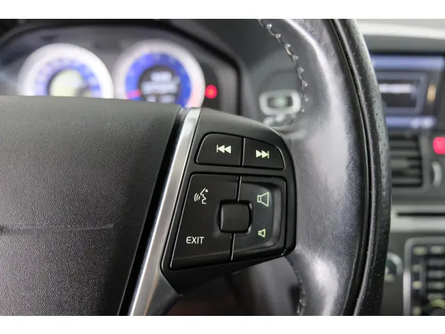 Volvo XC60 3.2 AWD R-Design 2012 Benzine 17