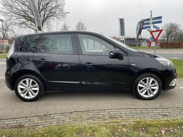 Renault Scénic 1.2 TCe Bose 2014 Benzine 17