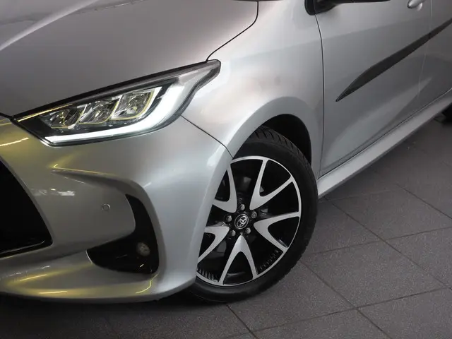 Toyota Yaris 1.5 Hybrid Executive 2022 Hybride Benzine 14