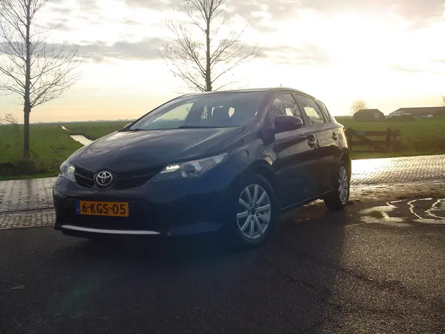 Toyota Auris 1.3 Comfort / NAP / PDC 2013 Benzine 5