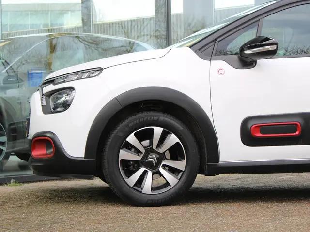 Citroën C3 1.2 PureTech C-Series 2021 Benzine 12