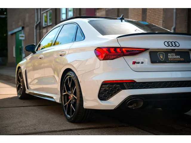 Audi RS3 Limousine 2.5 TFSI RS 3 quattro 2023 Benzine 9