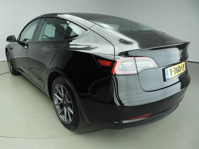 Tesla Model 3 Standard RWD Plus 60 kWh 2023 Elektrisch 29