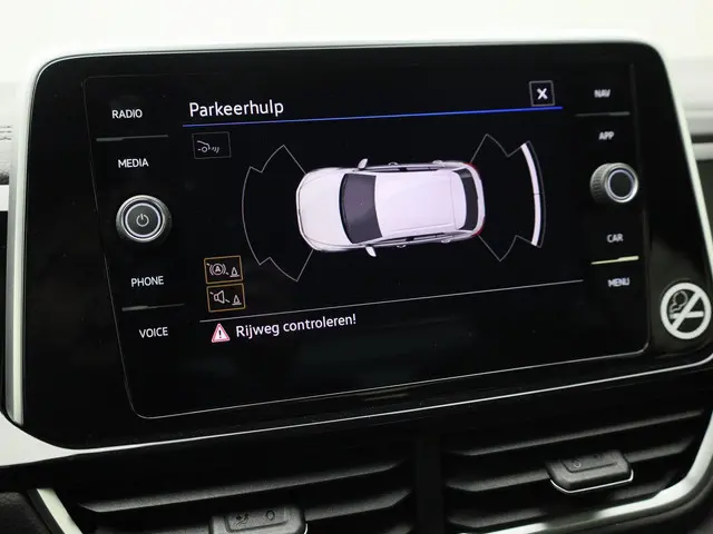 Volkswagen T-Roc 1.5TSI/150PK R-Line DSG 2025 Benzine 42