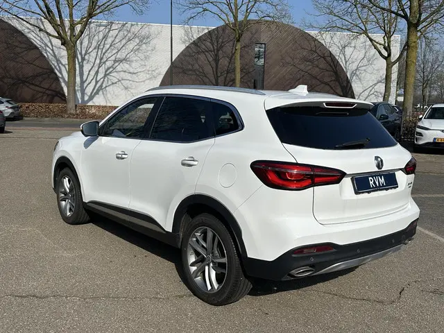 MG EHS 1.5 TGDI Luxury 2023 Hybride Benzine 5