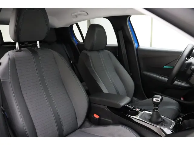 Peugeot 208 1.2 PureTech Allure Pack 2022 Benzine 15